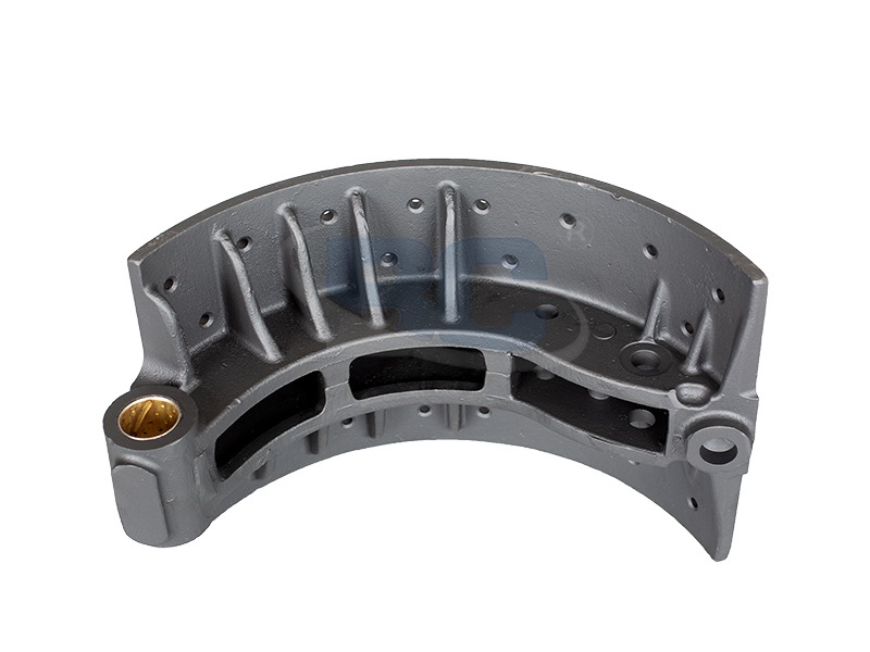 Casted Brake Shoe je součástí brzdového systému, který je konstruován ve dvou hlavních částech